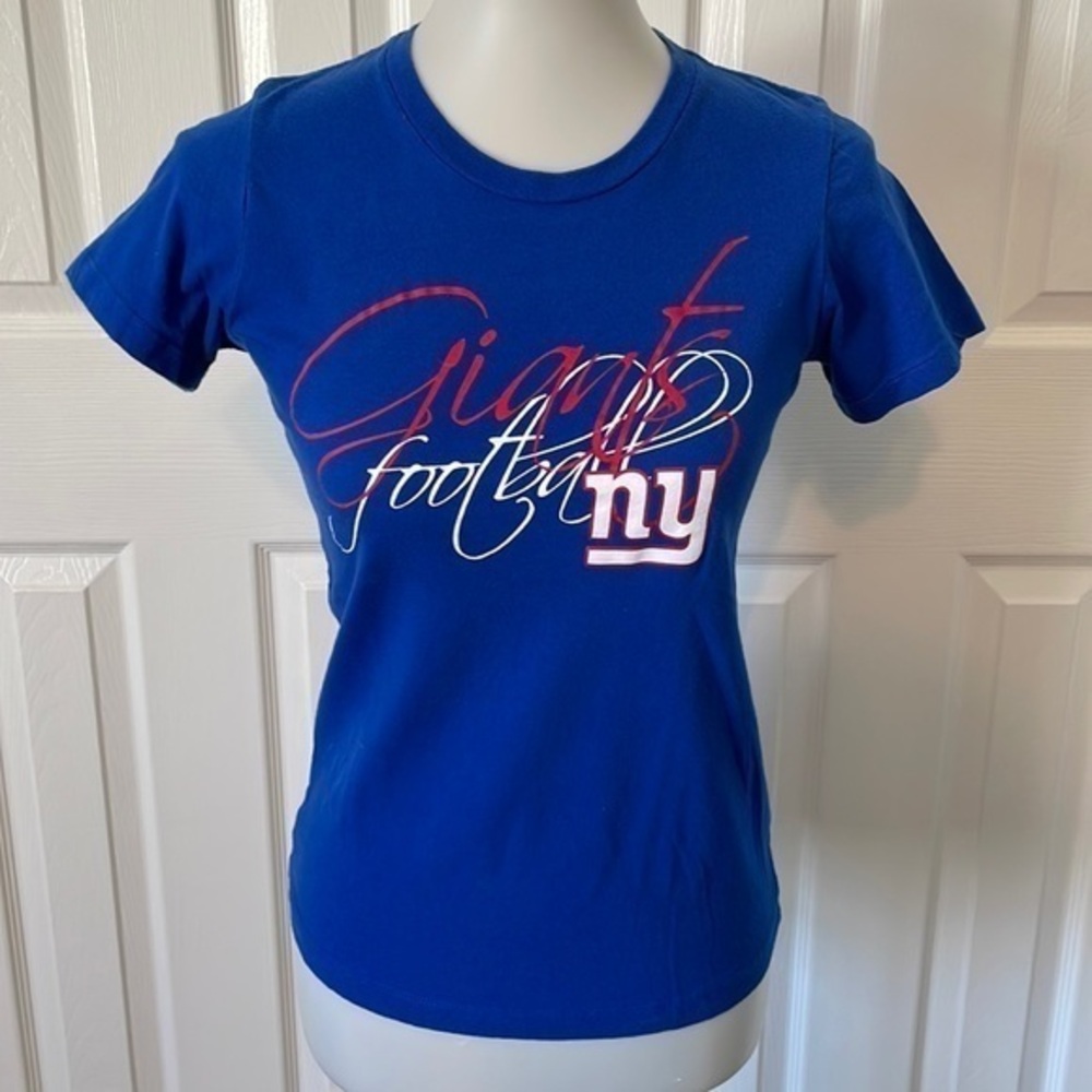 New York Giants short sleeve T-shirt, GREAT CONDITION.